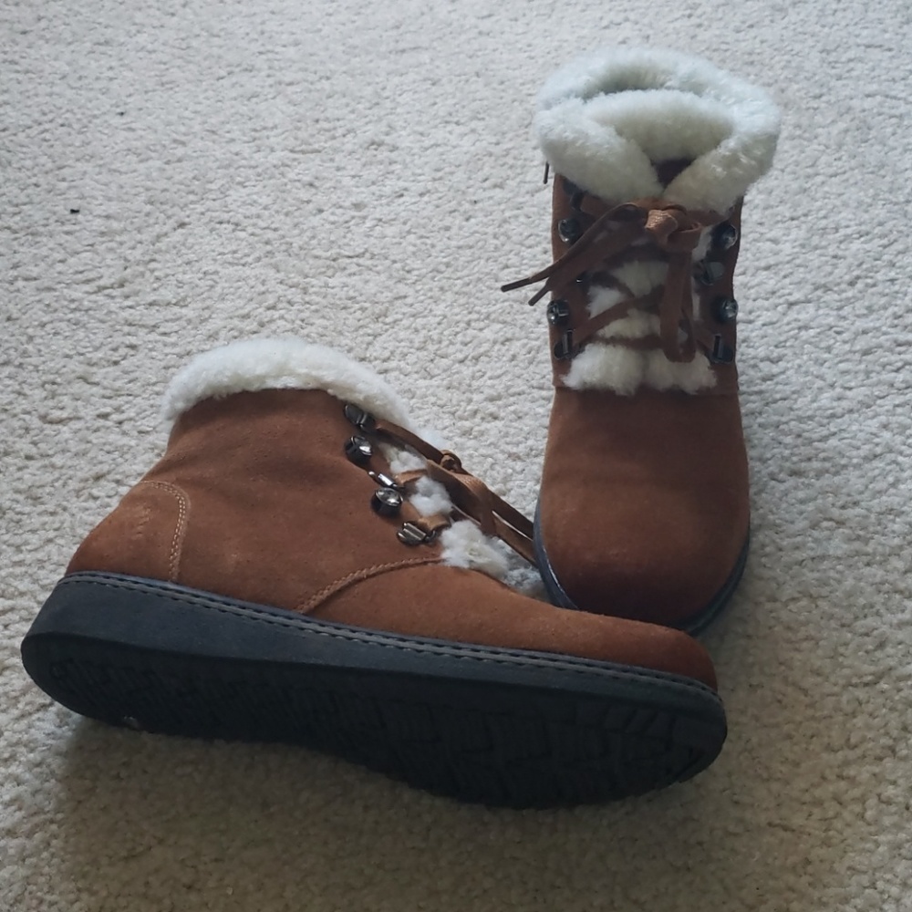 Sherpa trimmed boots